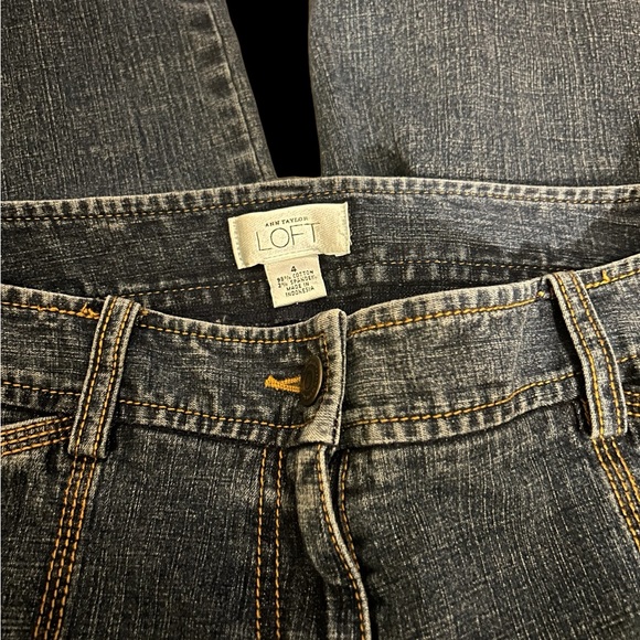 Ann Taylor Loft size 4 wide leg Jean capri’s. Great pre-owned condition. - Picture 2 of 3